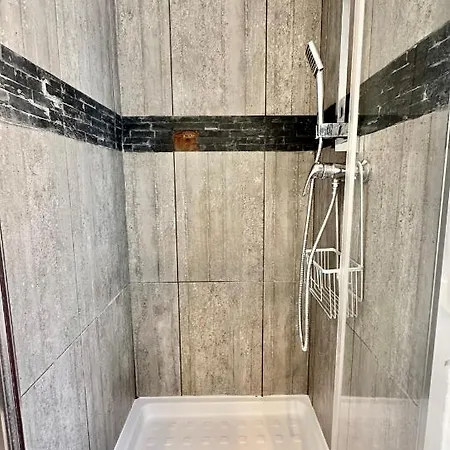 Apartment Avec Clim A 100m - 15min Centre Nice